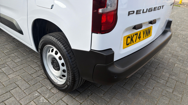 Peugeot Partner Standard Diesel 1.5 BlueHDi 130 Professional Van EAT8